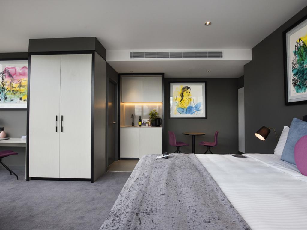 Art Series - The Chen Box Hill Ngoại thất bức ảnh A room at the Hotel