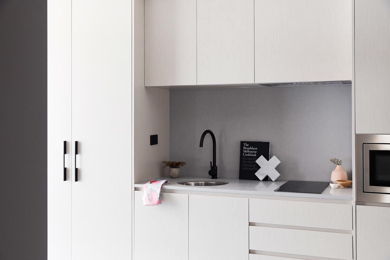Art Series - The Chen Box Hill Ngoại thất bức ảnh A kitchen with a built-in sink